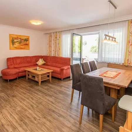 アパート Mitterer ザールバッハ・ヒンターグレム